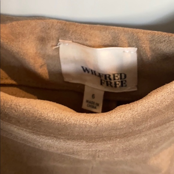 Beautiful Suede tan skirt - Picture 2 of 5